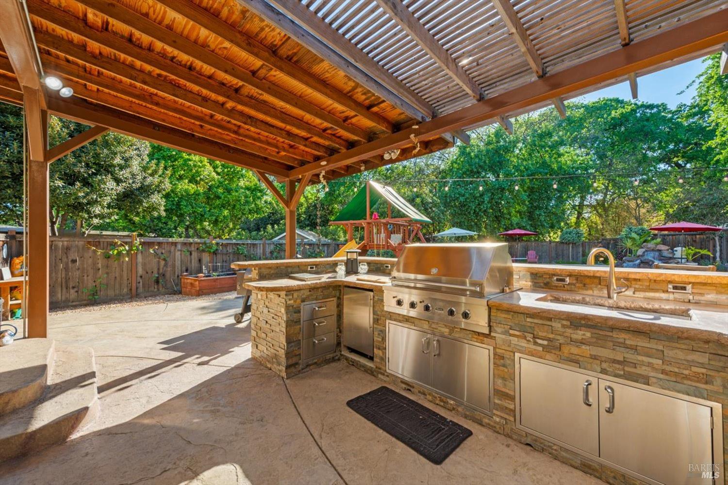 Detail Gallery Image 84 of 99 For 104 Westwood St, Vacaville,  CA 95688 - 5 Beds | 2/1 Baths