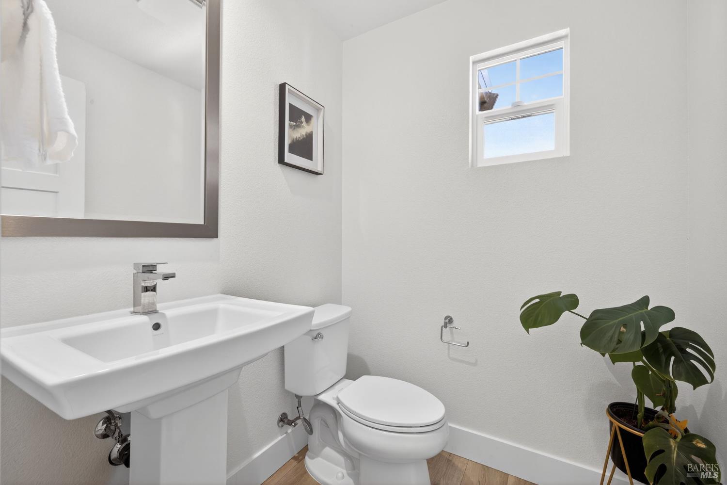 Detail Gallery Image 20 of 46 For 2782 Bella Cir, Santa Rosa,  CA 95407 - 3 Beds | 2/1 Baths