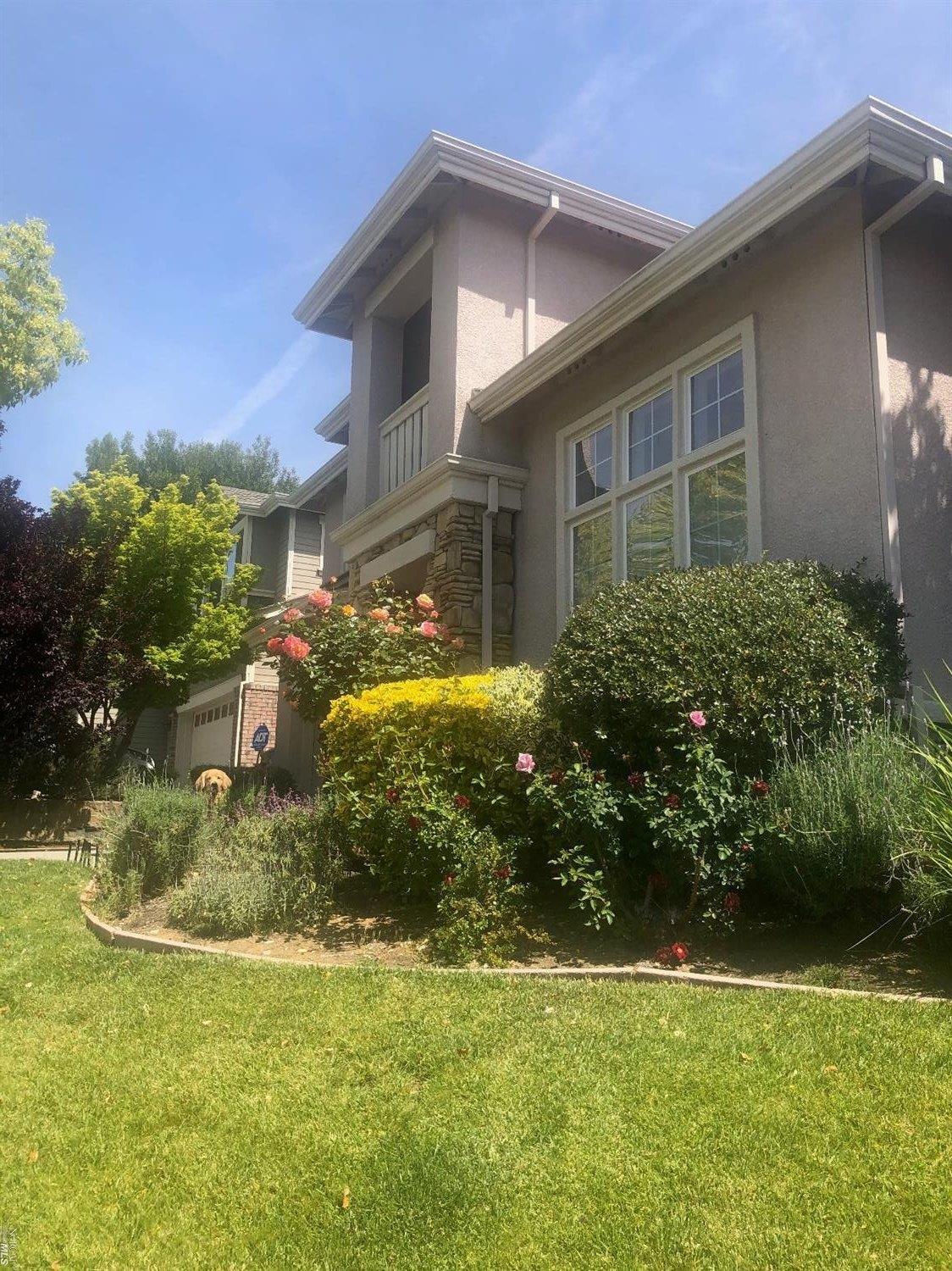 Detail Gallery Image 2 of 10 For 80 Pinheiro Cir, Novato,  CA 94945 - 3 Beds | 2/1 Baths