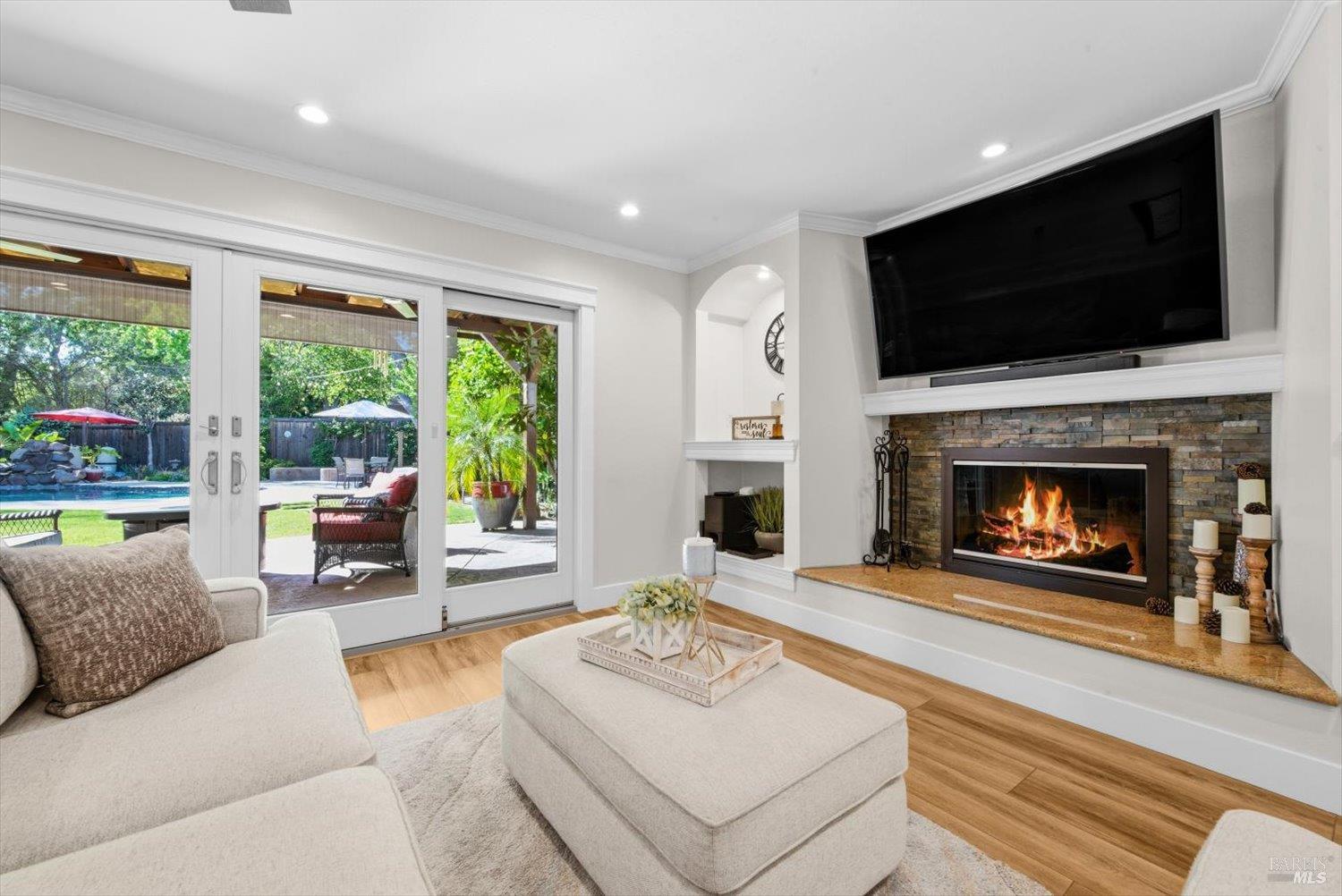 Detail Gallery Image 32 of 99 For 104 Westwood St, Vacaville,  CA 95688 - 5 Beds | 2/1 Baths