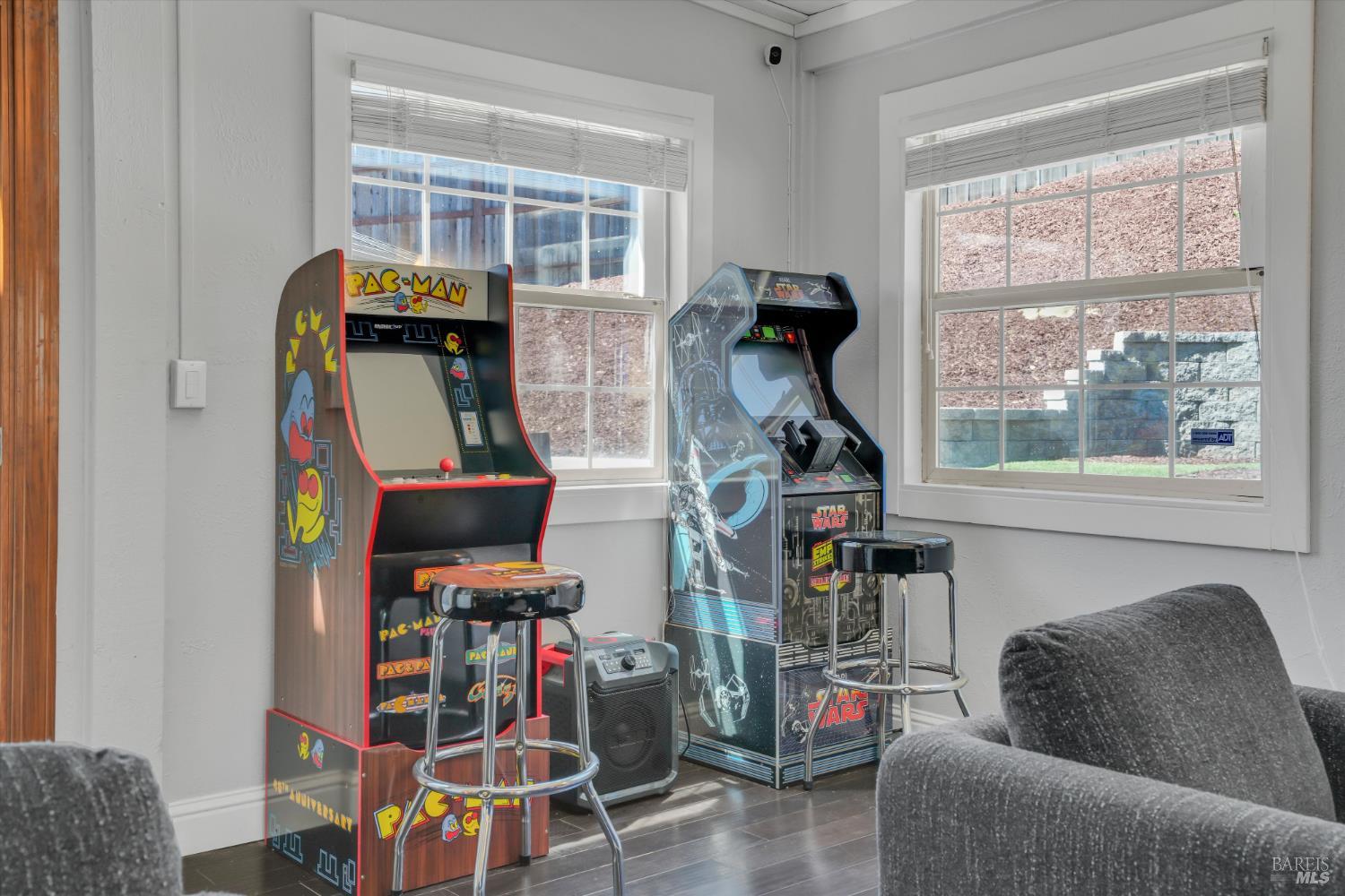 Detail Gallery Image 18 of 36 For 249 Baker St, Benicia,  CA 94510 - 4 Beds | 2/1 Baths