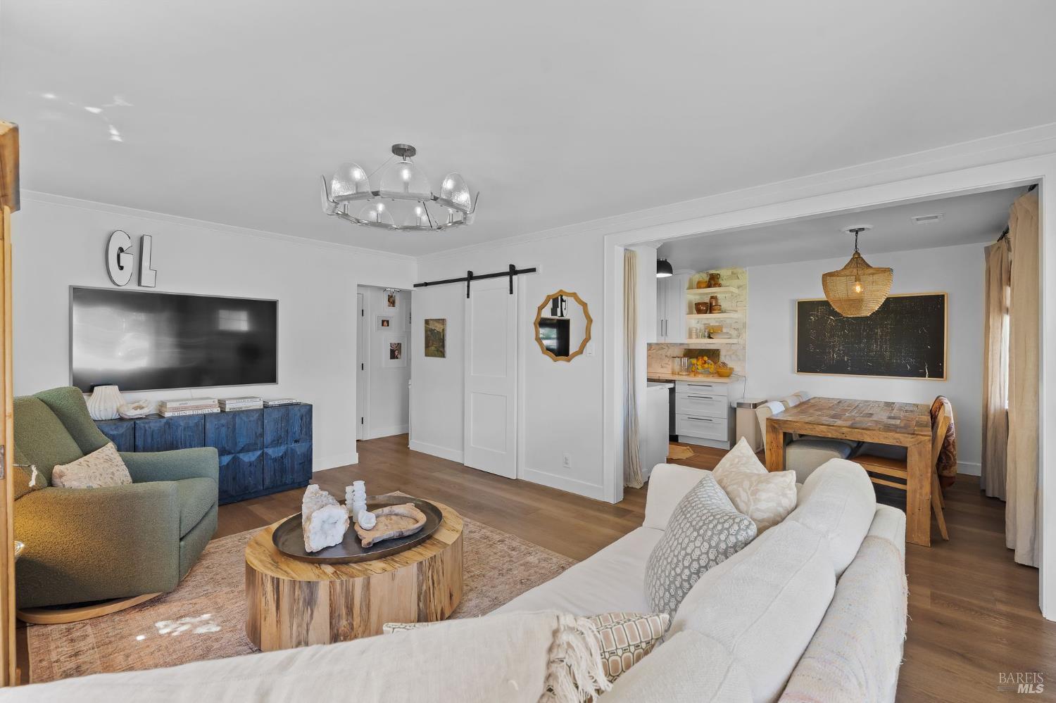 Detail Gallery Image 11 of 47 For 863 Oakwood Ave, Vallejo,  CA 94591 - 3 Beds | 1 Baths