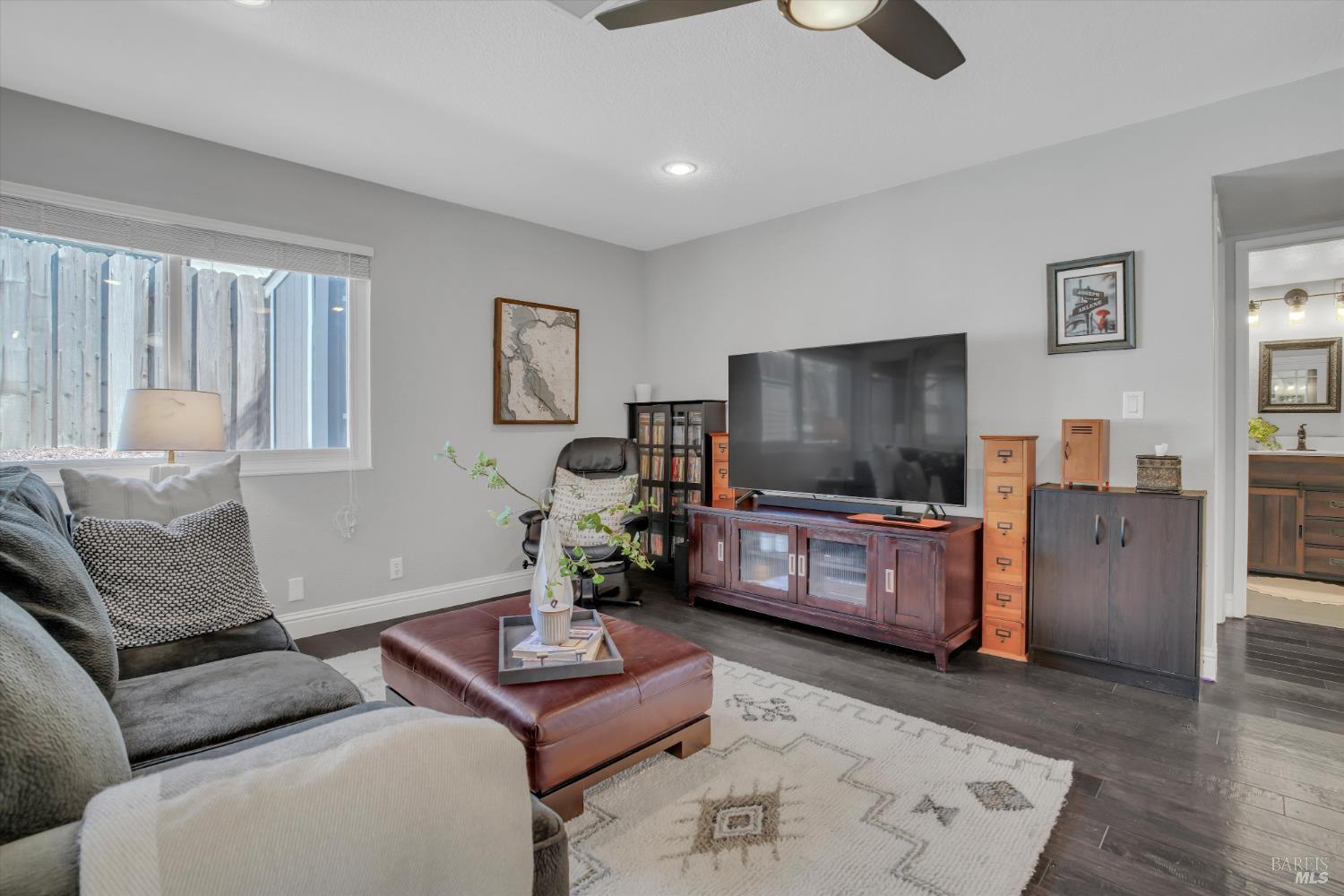 Detail Gallery Image 12 of 36 For 249 Baker St, Benicia,  CA 94510 - 4 Beds | 2/1 Baths