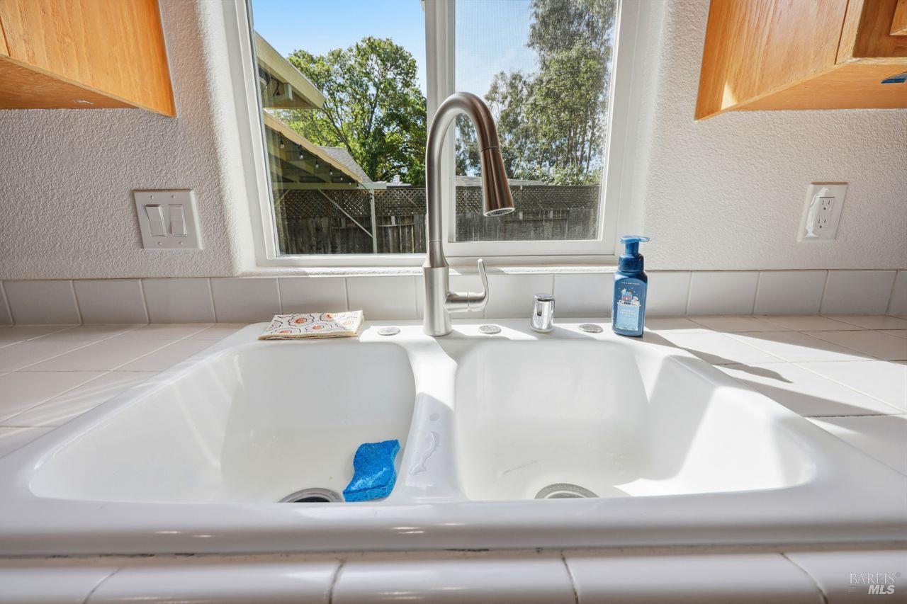 Detail Gallery Image 12 of 50 For 164 Fulton Pl, Windsor,  CA 95492 - 3 Beds | 2 Baths