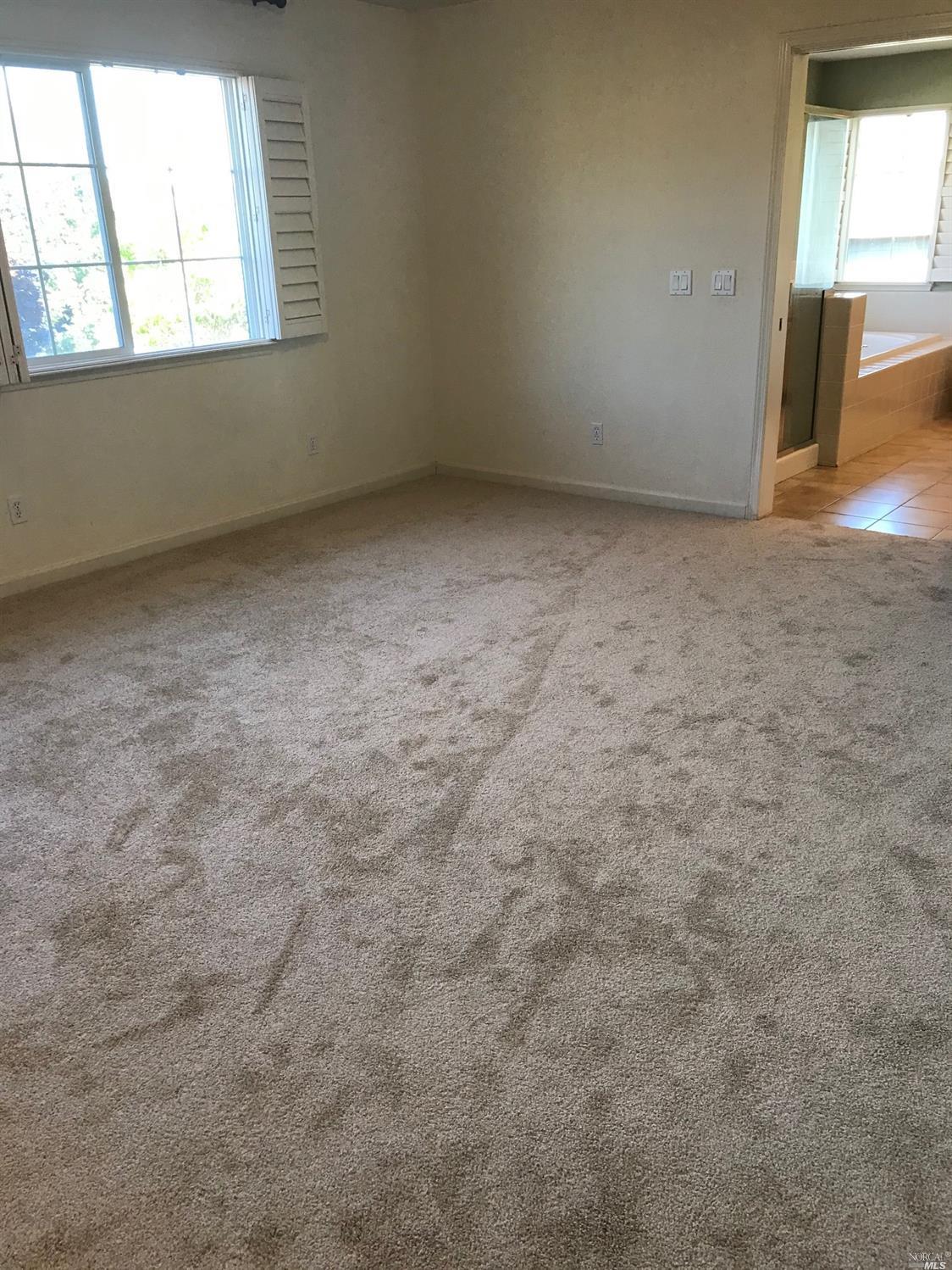 Detail Gallery Image 7 of 10 For 80 Pinheiro Cir, Novato,  CA 94945 - 3 Beds | 2/1 Baths