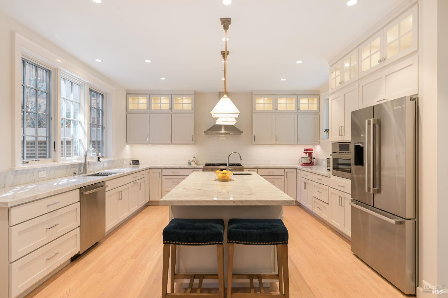 Detail Gallery Image 4 of 38 For 216 Laurel Ave, San Anselmo,  CA 94960 - 5 Beds | 3/1 Baths