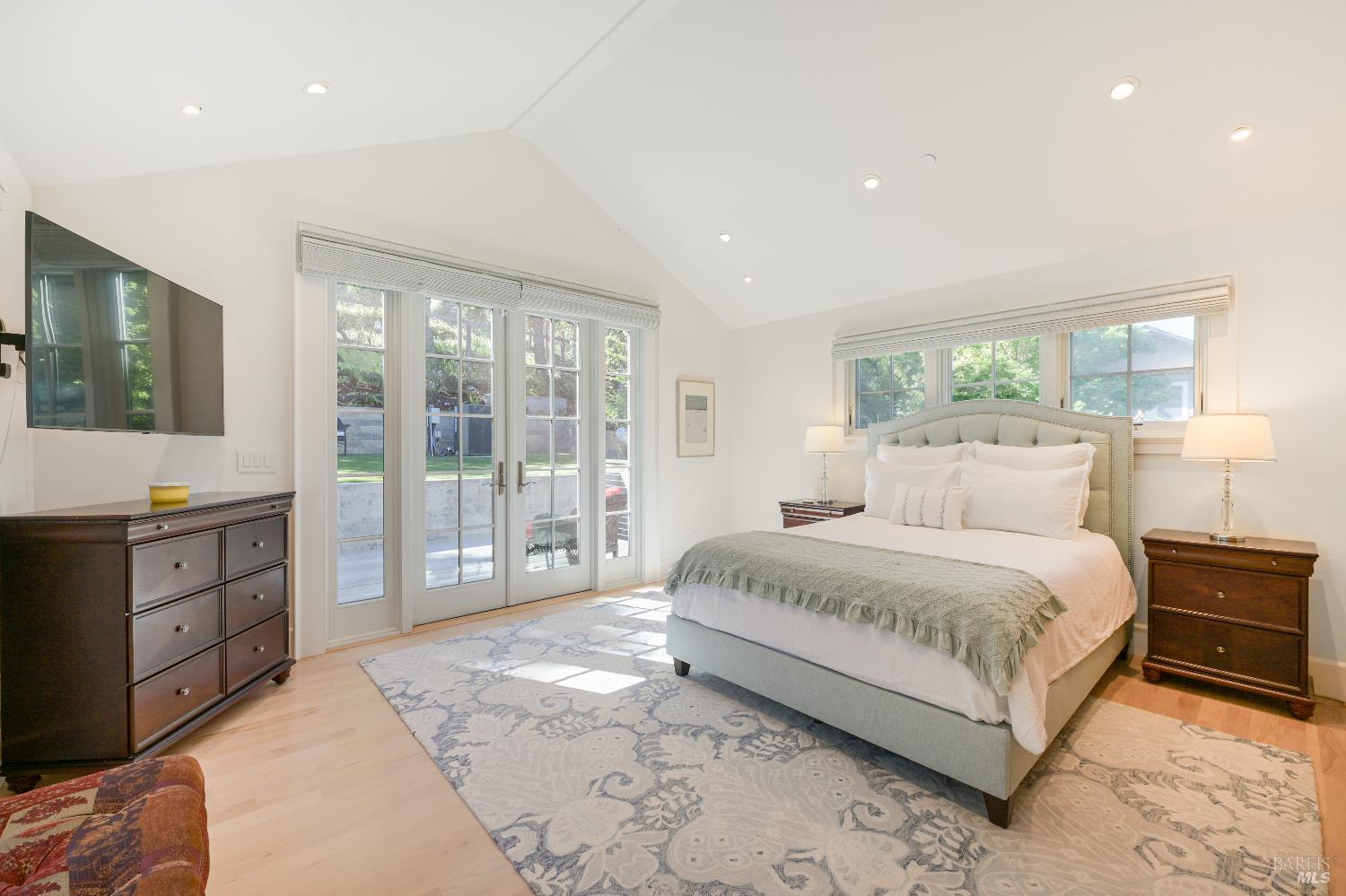 Detail Gallery Image 15 of 38 For 216 Laurel Ave, San Anselmo,  CA 94960 - 5 Beds | 3/1 Baths