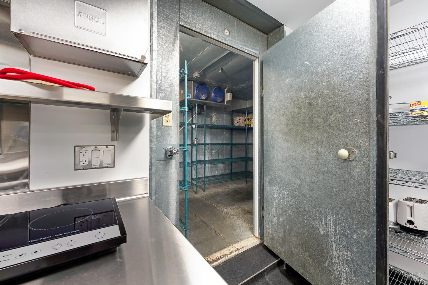 Detail Gallery Image 27 of 41 For 1129 Dealy Ln, Napa,  CA 94559 - – Beds | – Baths