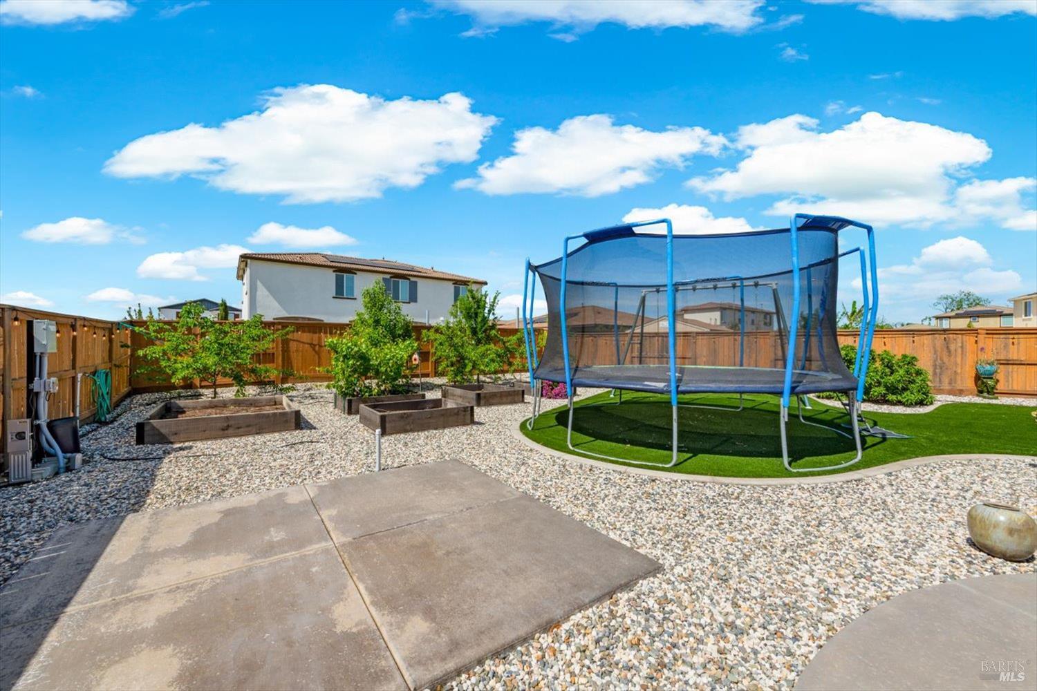 Detail Gallery Image 62 of 81 For 1685 Blossom Way, Dixon,  CA 95620 - 4 Beds | 3 Baths