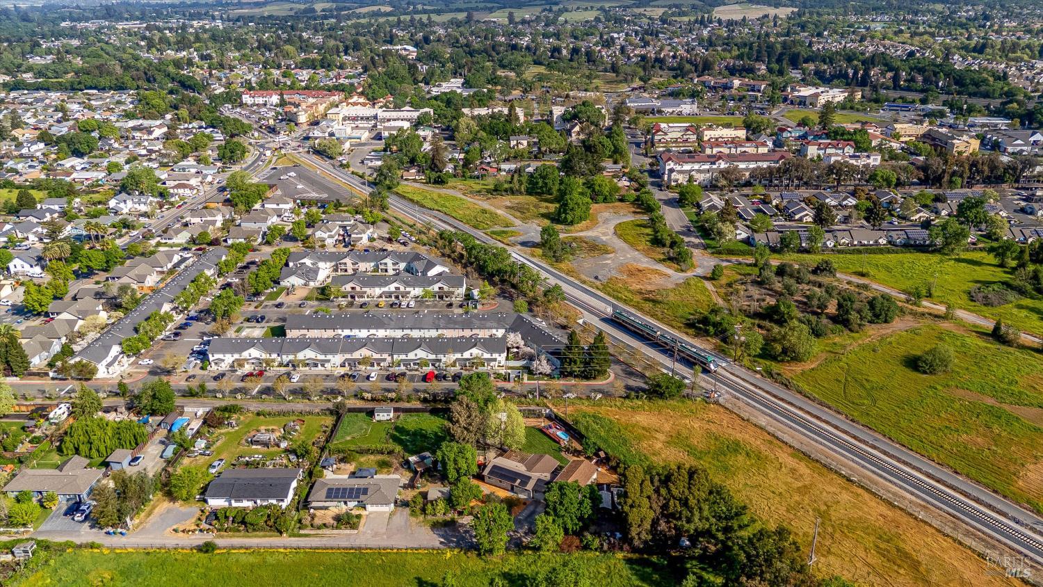 Detail Gallery Image 91 of 92 For 353 Patrick Ln, Windsor,  CA 95492 - 4 Beds | 3 Baths