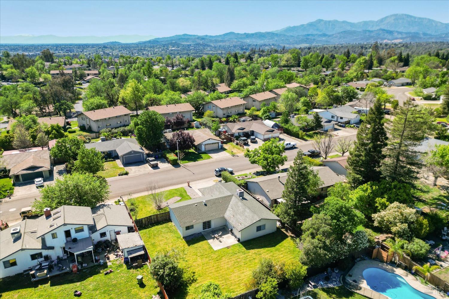 Detail Gallery Image 52 of 66 For 244 Woodhill Dr, Redding,  CA 96003 - 3 Beds | 2 Baths