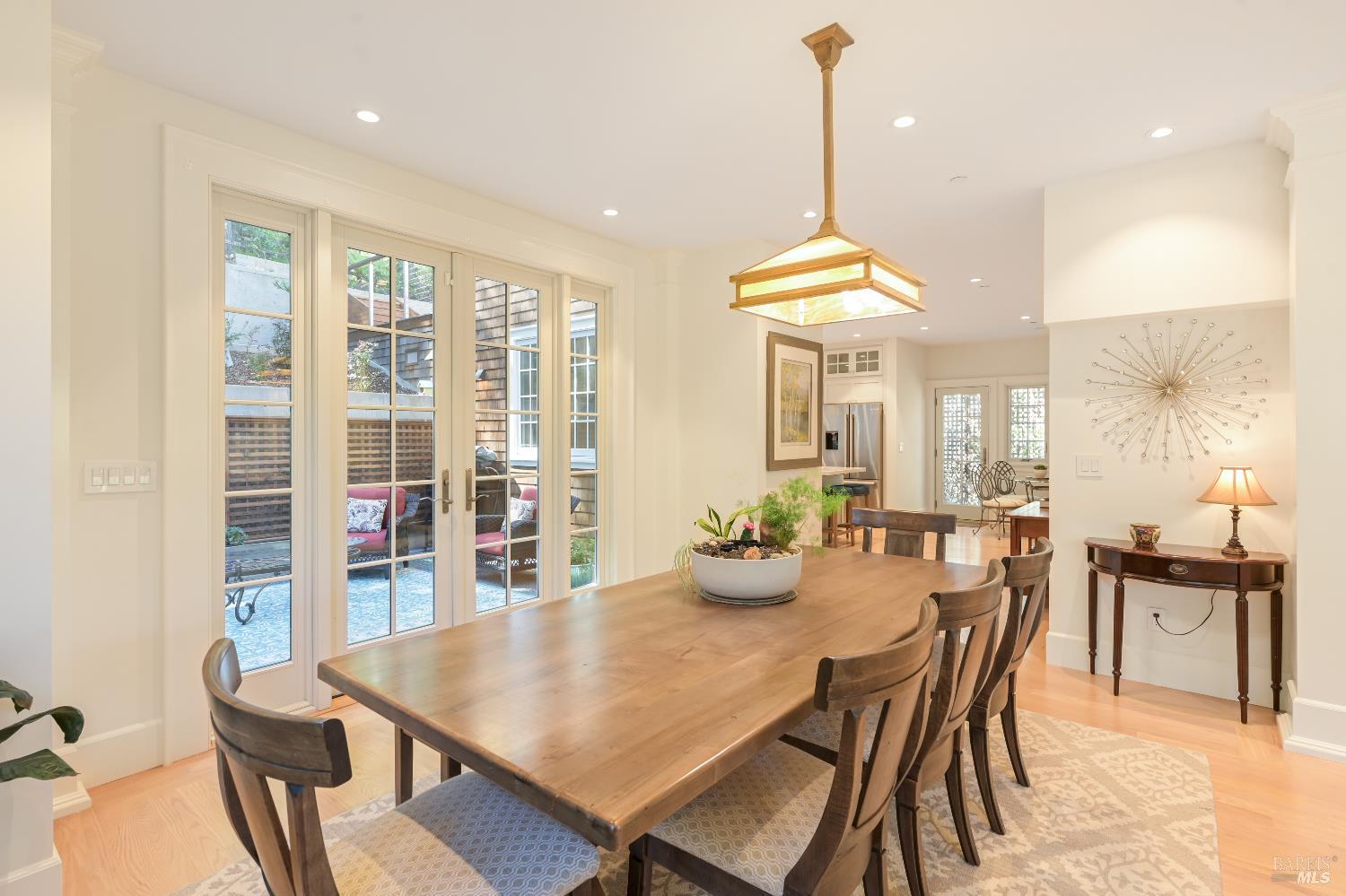 Detail Gallery Image 17 of 38 For 216 Laurel Ave, San Anselmo,  CA 94960 - 5 Beds | 3/1 Baths