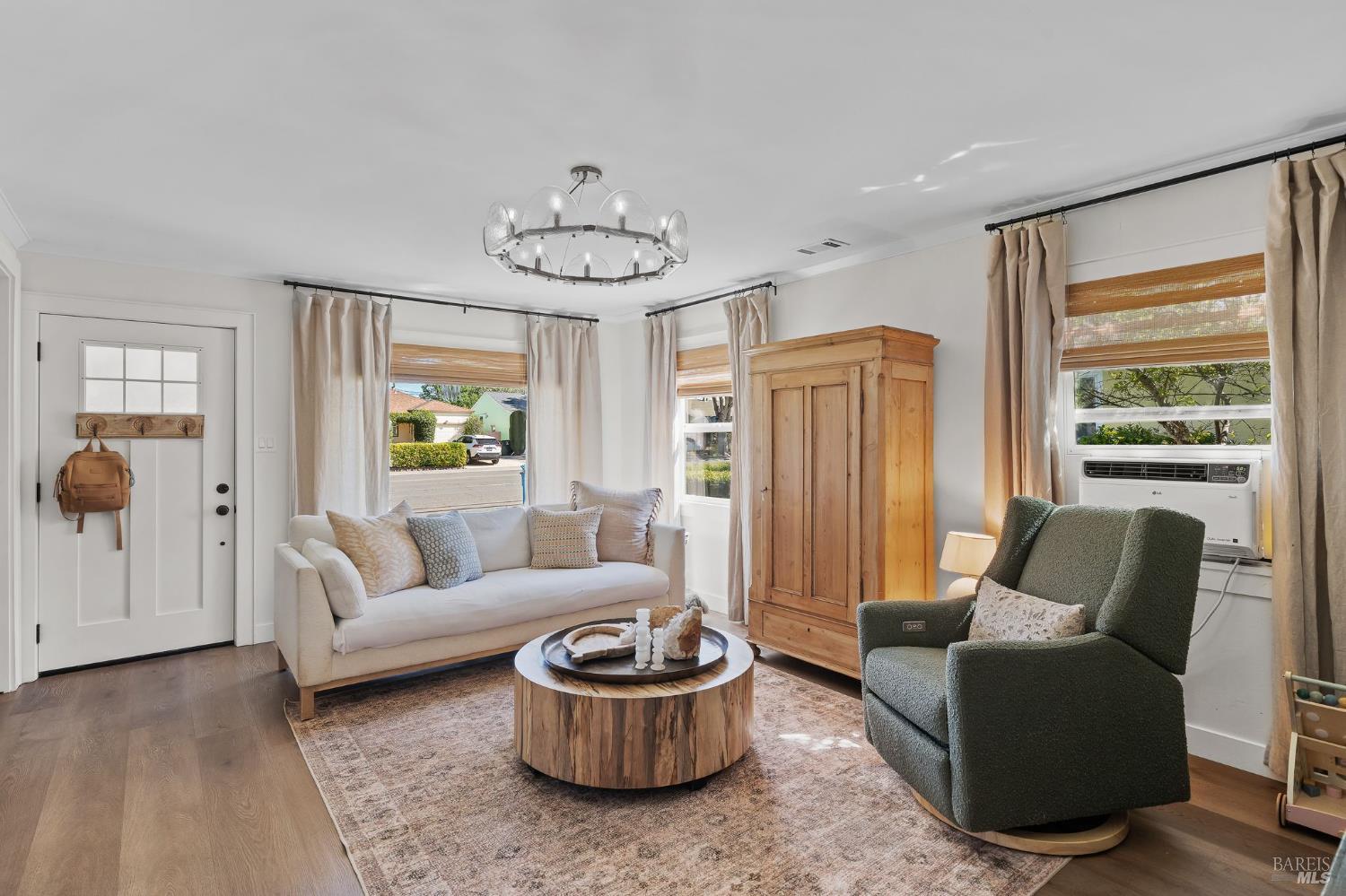 Detail Gallery Image 9 of 47 For 863 Oakwood Ave, Vallejo,  CA 94591 - 3 Beds | 1 Baths