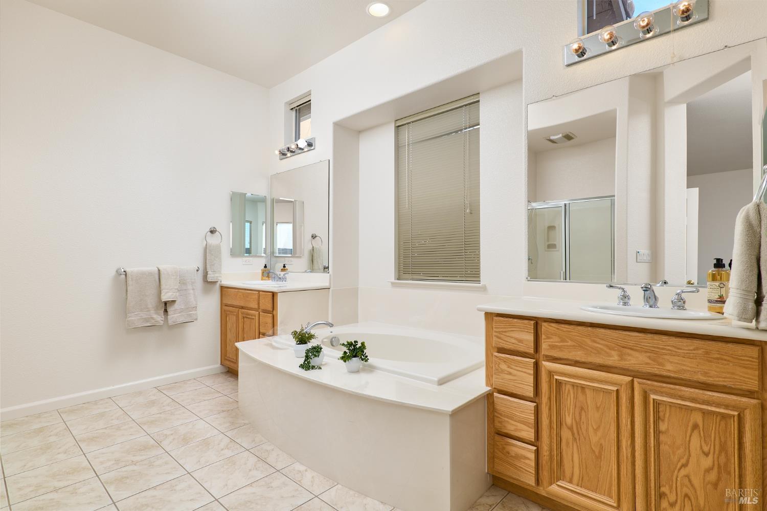 Detail Gallery Image 23 of 39 For 604 American Falls Dr, Rio Vista,  CA 94571 - 3 Beds | 3/1 Baths