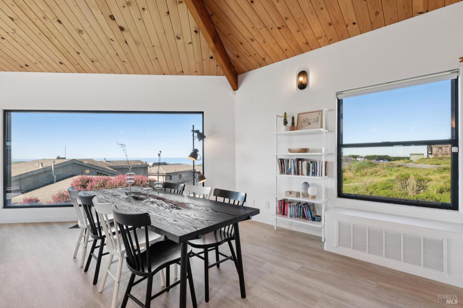 Detail Gallery Image 26 of 98 For 557 Oceana Dr, Dillon Beach,  CA 94929 - 3 Beds | 3 Baths