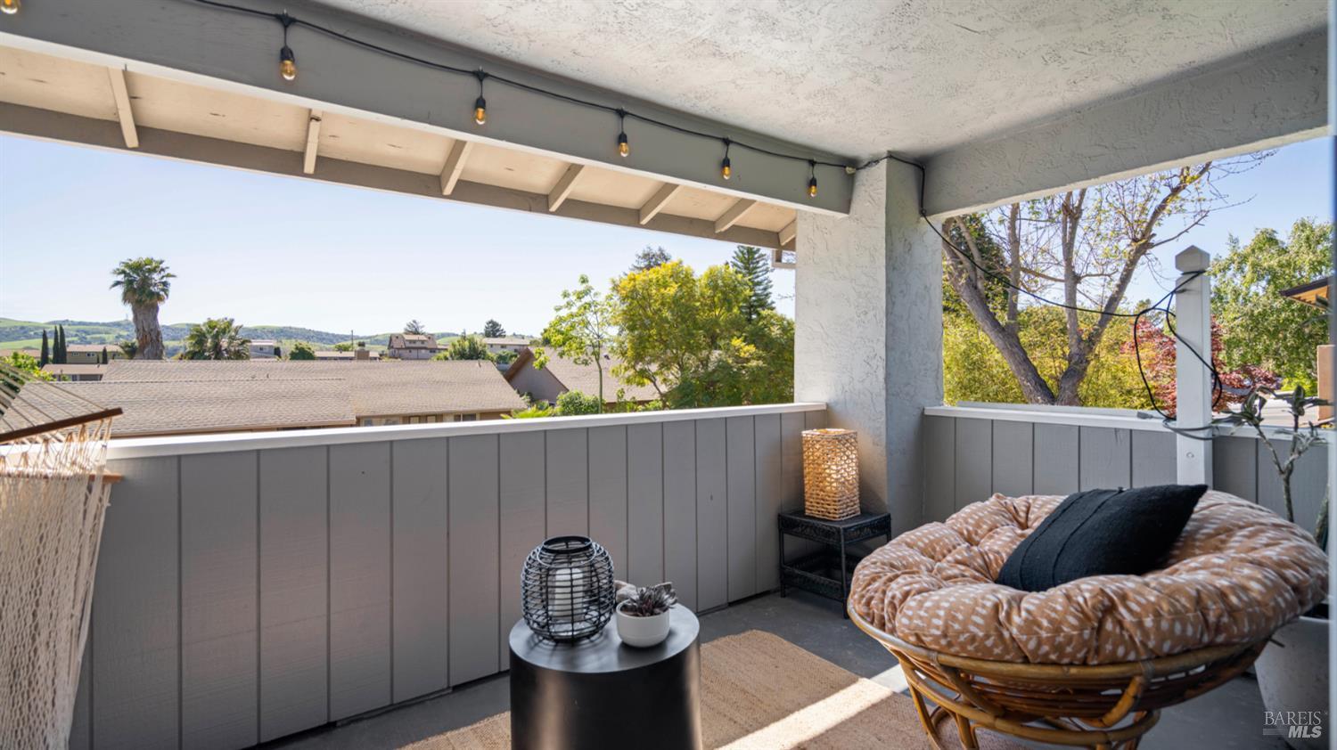 Detail Gallery Image 19 of 52 For 1229 Monte Vista Ct, Benicia,  CA 94510 - 3 Beds | 2 Baths