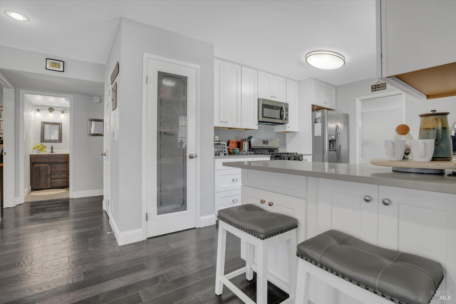 Detail Gallery Image 19 of 36 For 249 Baker St, Benicia,  CA 94510 - 4 Beds | 2/1 Baths