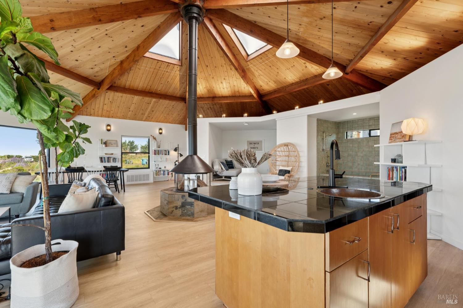 Detail Gallery Image 58 of 98 For 557 Oceana Dr, Dillon Beach,  CA 94929 - 3 Beds | 3 Baths