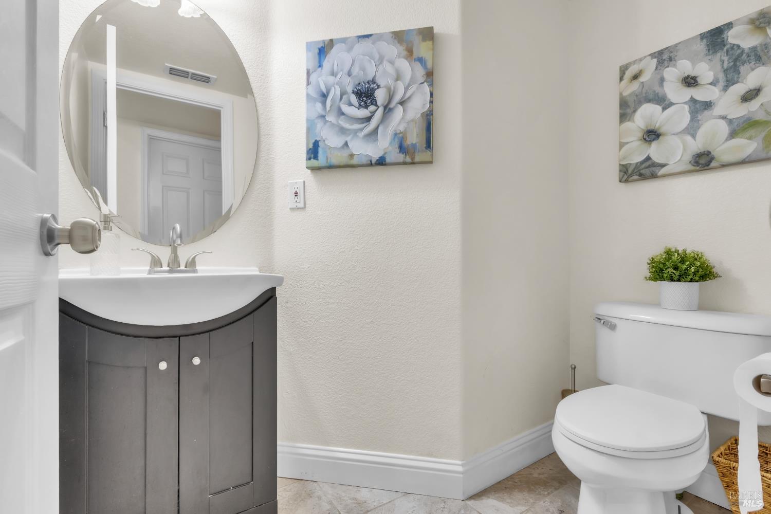 Detail Gallery Image 14 of 38 For 5089 Falls Ct, Fairfield,  CA 94534 - 4 Beds | 2/1 Baths