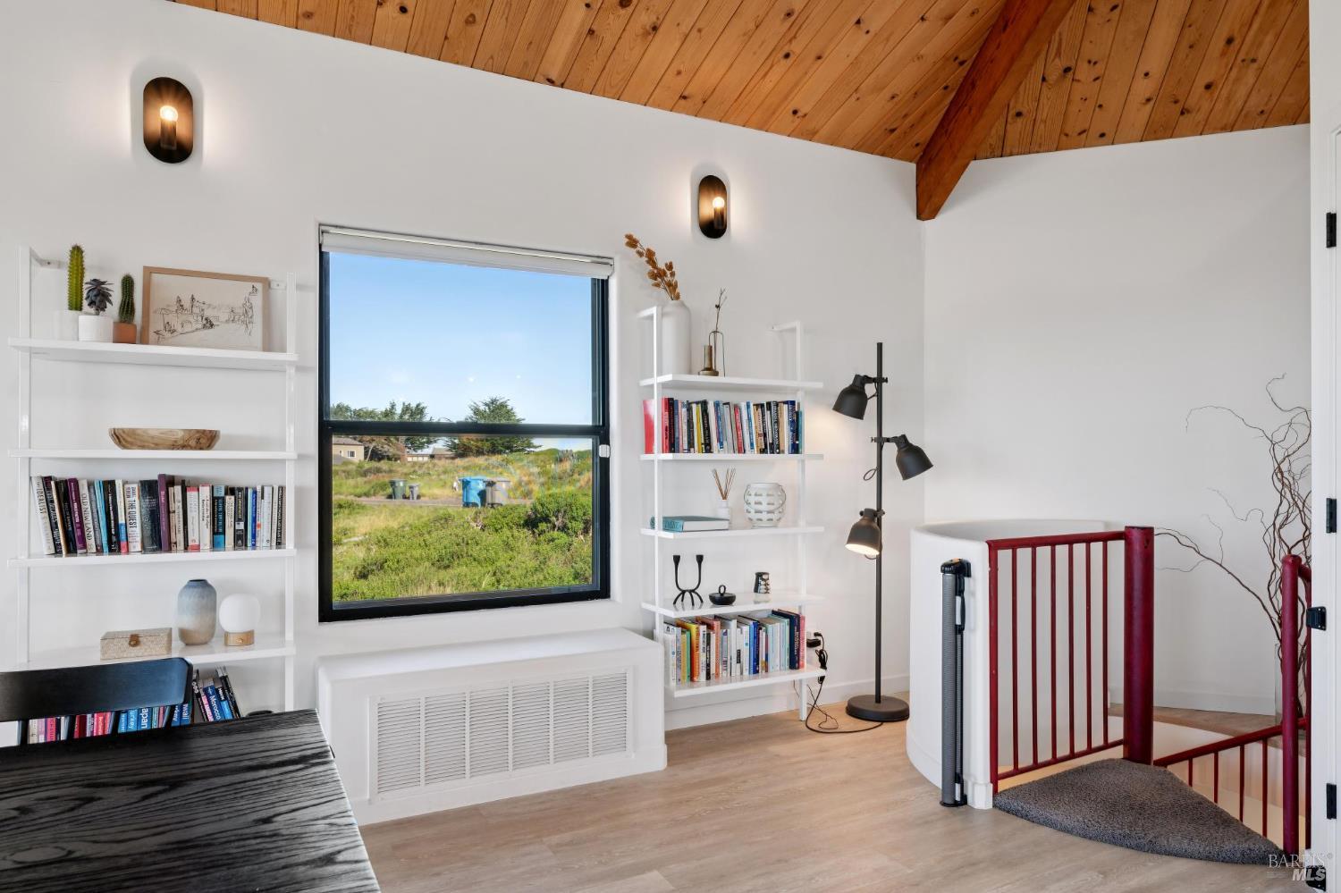 Detail Gallery Image 22 of 98 For 557 Oceana Dr, Dillon Beach,  CA 94929 - 3 Beds | 3 Baths