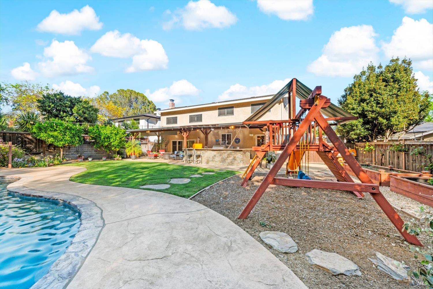 Detail Gallery Image 90 of 99 For 104 Westwood St, Vacaville,  CA 95688 - 5 Beds | 2/1 Baths