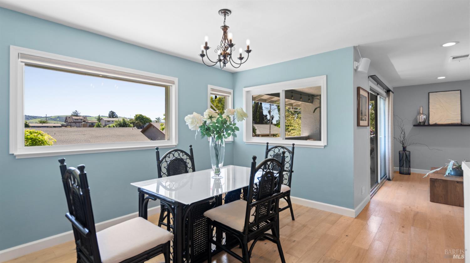 Detail Gallery Image 27 of 52 For 1229 Monte Vista Ct, Benicia,  CA 94510 - 3 Beds | 2 Baths