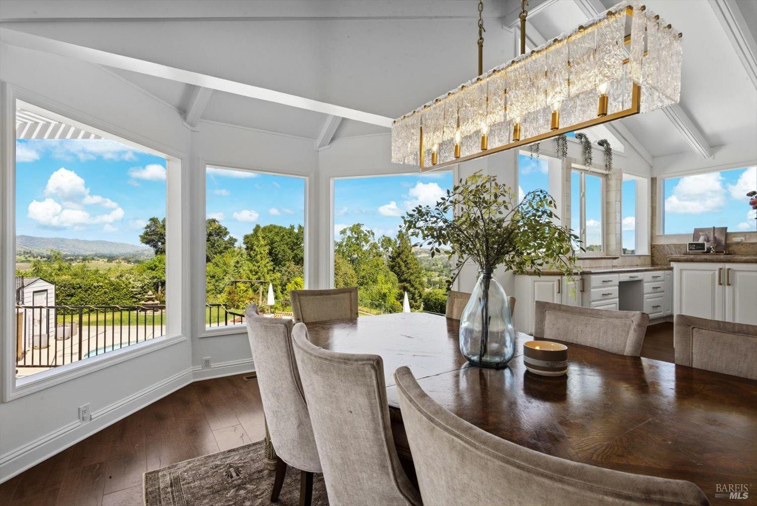 Detail Gallery Image 24 of 99 For 160 Wykoff Dr, Vacaville,  CA 95688 - 6 Beds | 4 Baths