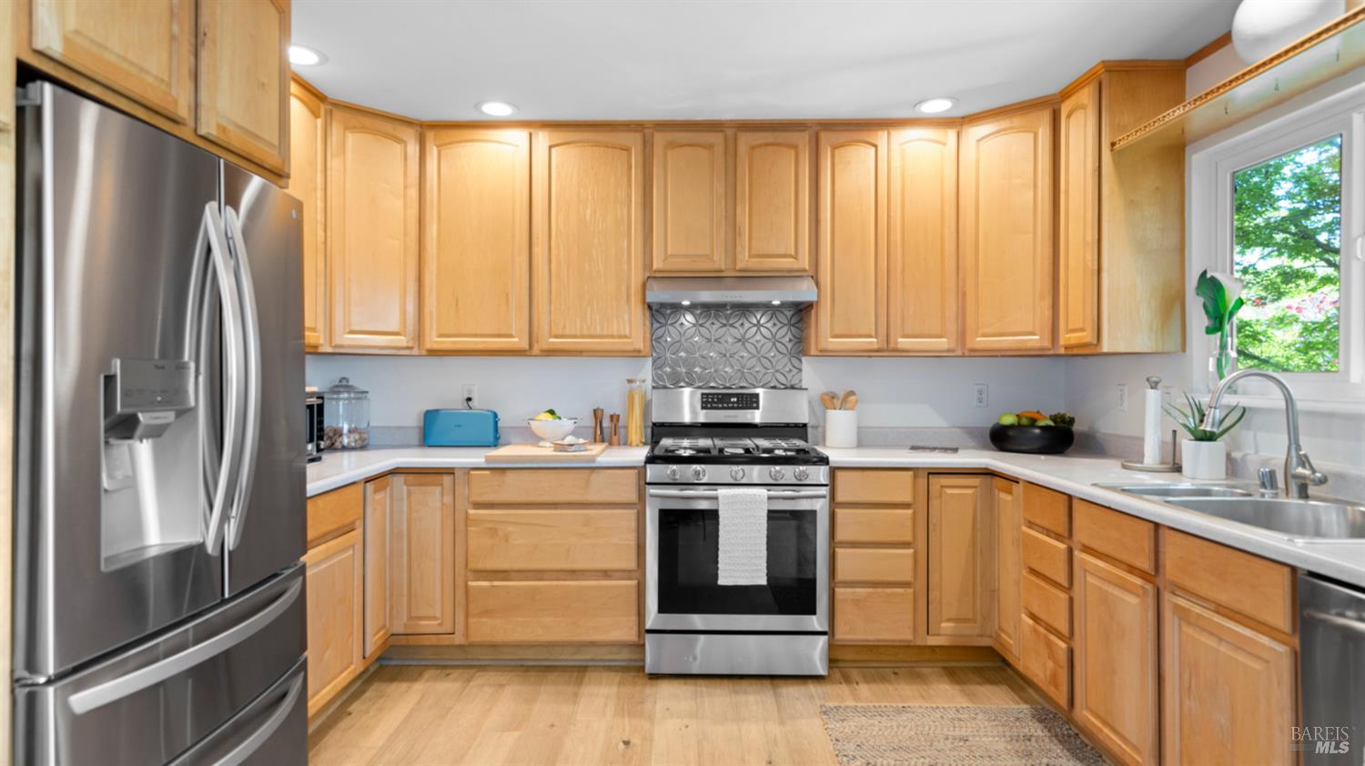 Detail Gallery Image 23 of 52 For 1229 Monte Vista Ct, Benicia,  CA 94510 - 3 Beds | 2 Baths