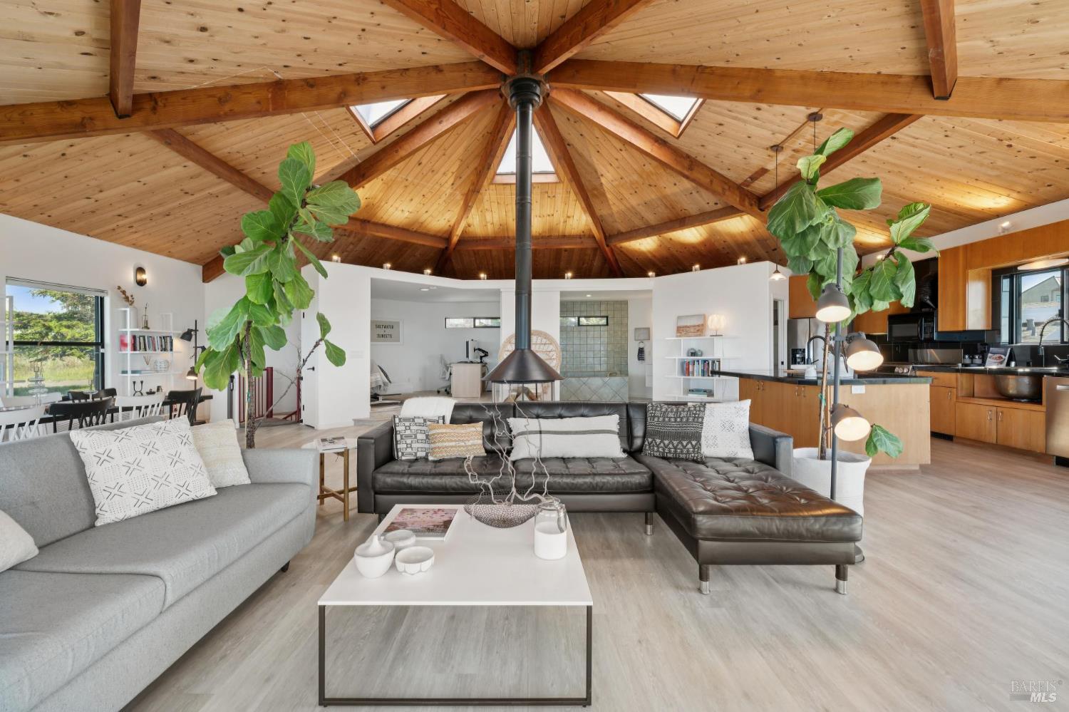 Detail Gallery Image 46 of 98 For 557 Oceana Dr, Dillon Beach,  CA 94929 - 3 Beds | 3 Baths