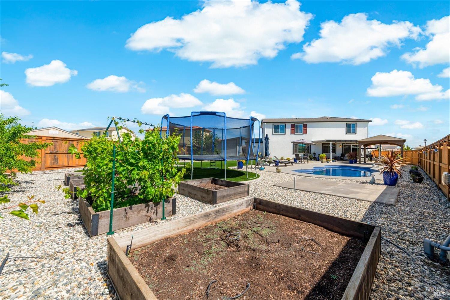 Detail Gallery Image 61 of 81 For 1685 Blossom Way, Dixon,  CA 95620 - 4 Beds | 3 Baths