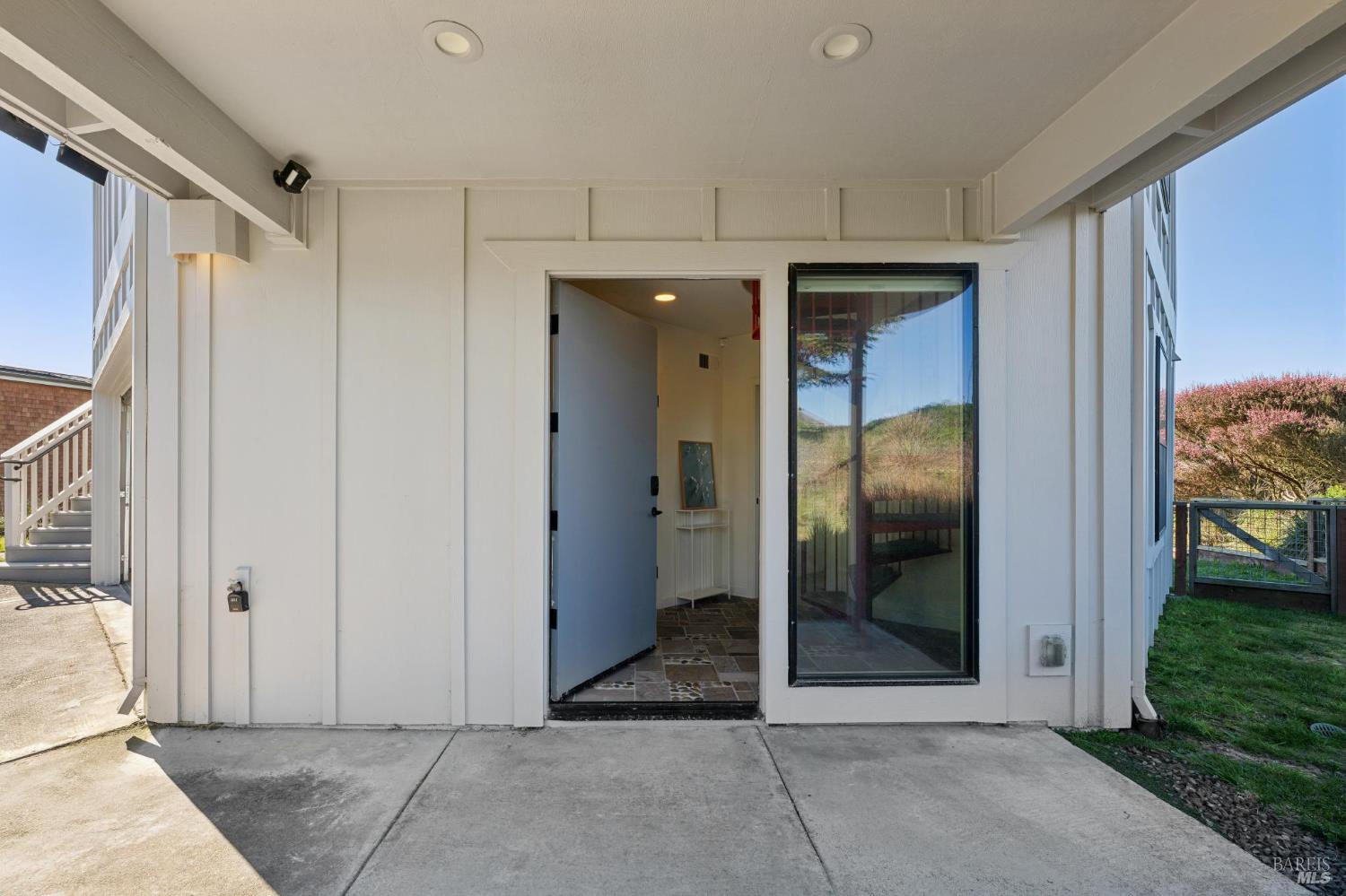 Detail Gallery Image 5 of 98 For 557 Oceana Dr, Dillon Beach,  CA 94929 - 3 Beds | 3 Baths