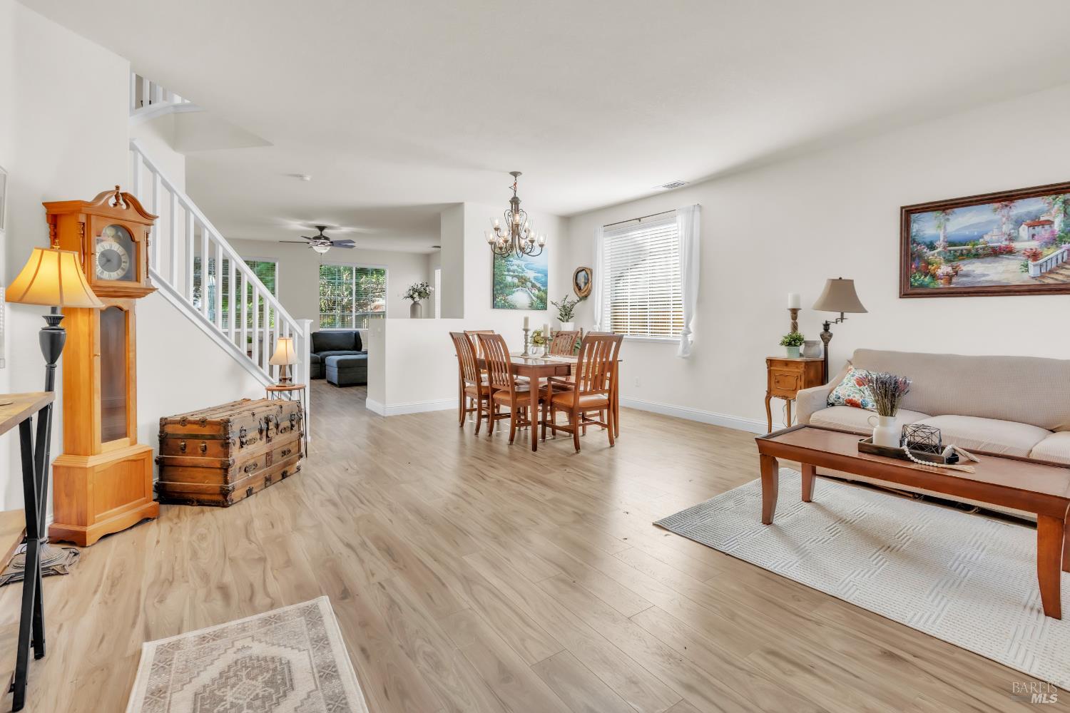 Detail Gallery Image 3 of 38 For 5089 Falls Ct, Fairfield,  CA 94534 - 4 Beds | 2/1 Baths