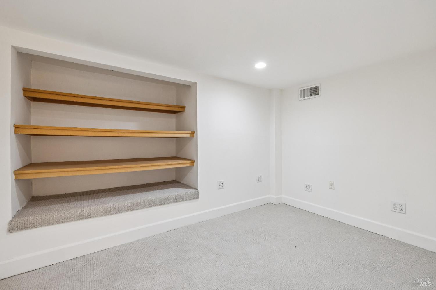 Detail Gallery Image 90 of 93 For 47 Main Dr, San Rafael,  CA 94901 - 4 Beds | 5 Baths