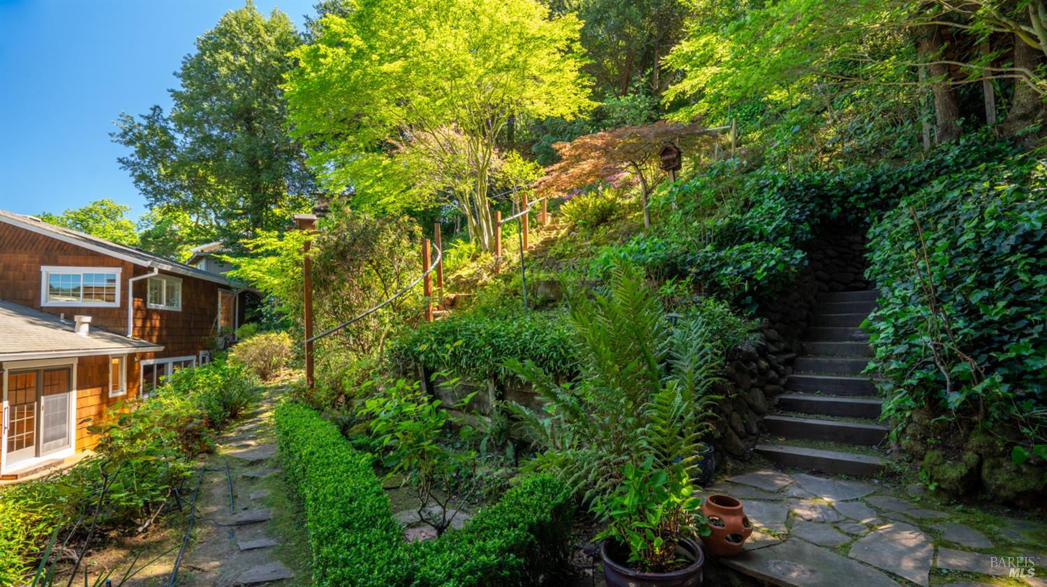 Detail Gallery Image 57 of 77 For 5 Viox Way, San Rafael,  CA 94901 - 4 Beds | 3/1 Baths