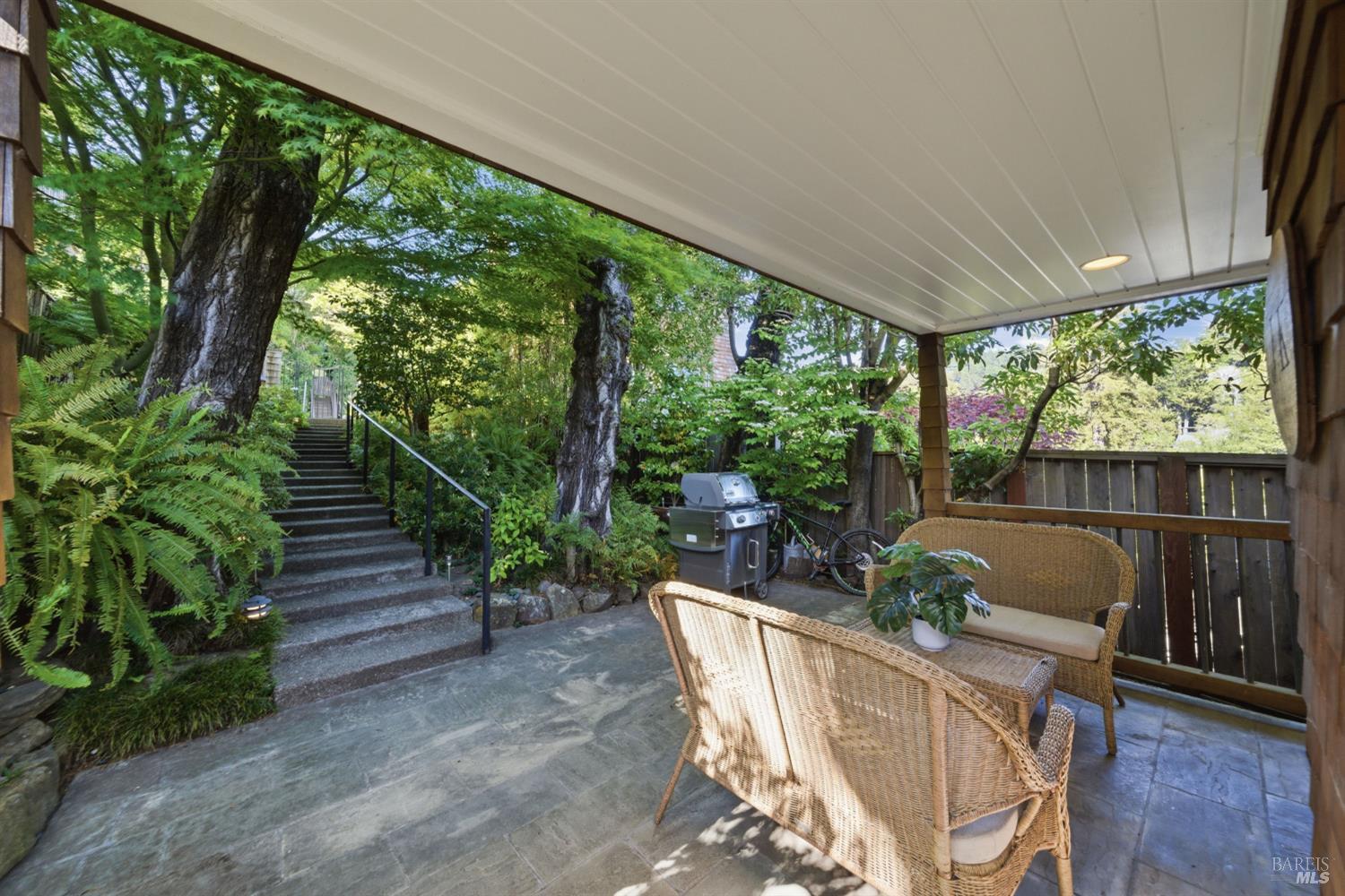 Detail Gallery Image 7 of 50 For 29 Bayview Ave #3,  Mill Valley,  CA 94941 - 2 Beds | 2 Baths