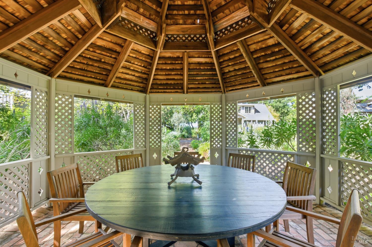 Detail Gallery Image 40 of 58 For 2072 Kirkland Ave, Napa,  CA 94558 - 3 Beds | 2 Baths