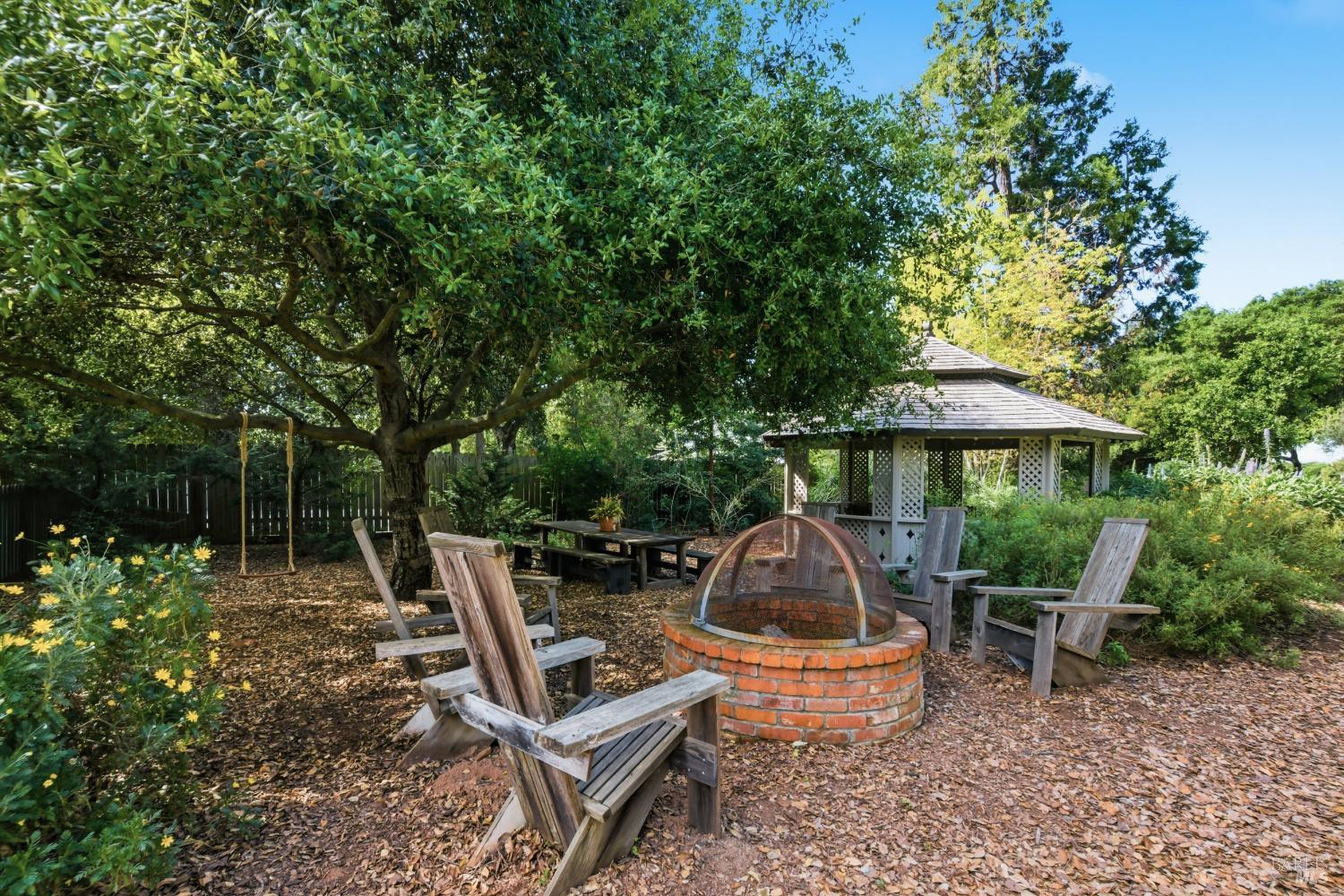 Detail Gallery Image 45 of 58 For 2072 Kirkland Ave, Napa,  CA 94558 - 3 Beds | 2 Baths