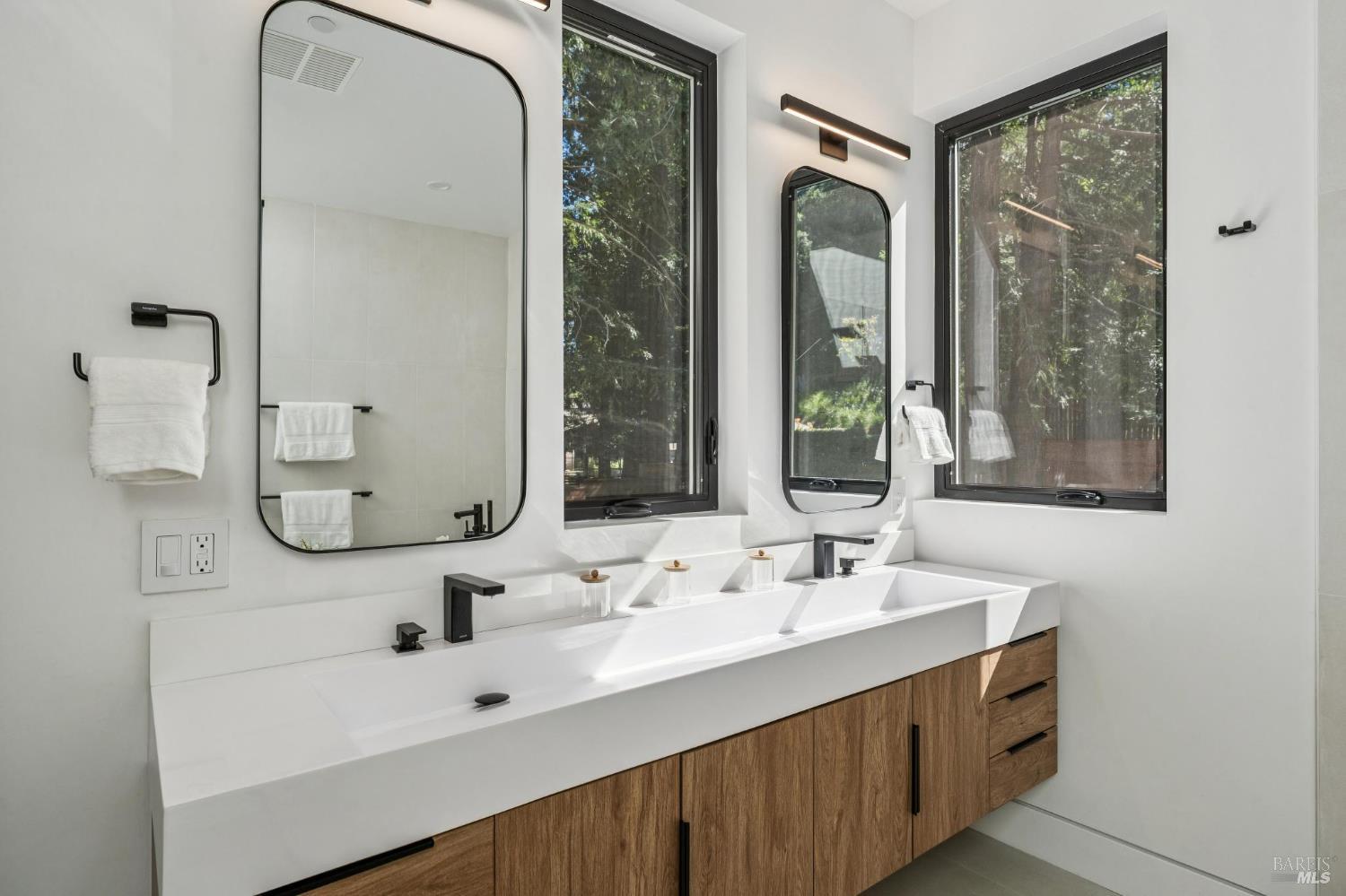 Detail Gallery Image 52 of 88 For 93 Magnolia Ave, Larkspur,  CA 94939 - 3 Beds | 3 Baths