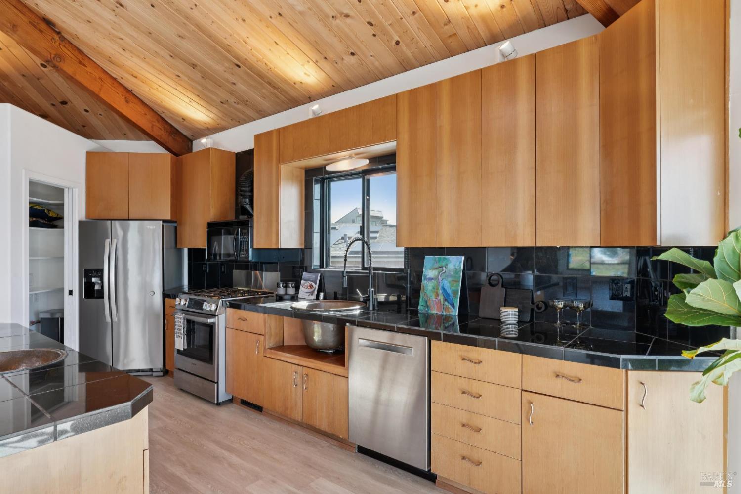 Detail Gallery Image 56 of 98 For 557 Oceana Dr, Dillon Beach,  CA 94929 - 3 Beds | 3 Baths