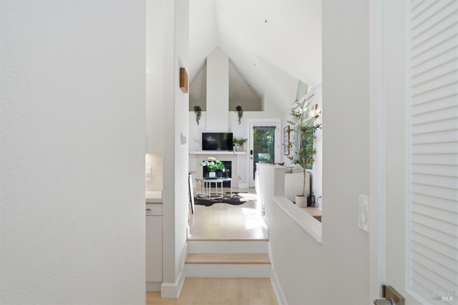 Detail Gallery Image 31 of 50 For 29 Bayview Ave #3,  Mill Valley,  CA 94941 - 2 Beds | 2 Baths