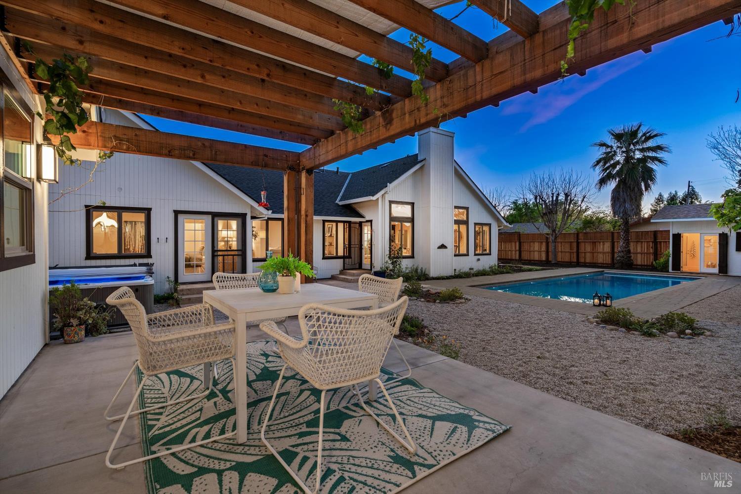 Detail Gallery Image 38 of 56 For 10014 Herb Rd, Windsor,  CA 95492 - 6 Beds | 3 Baths