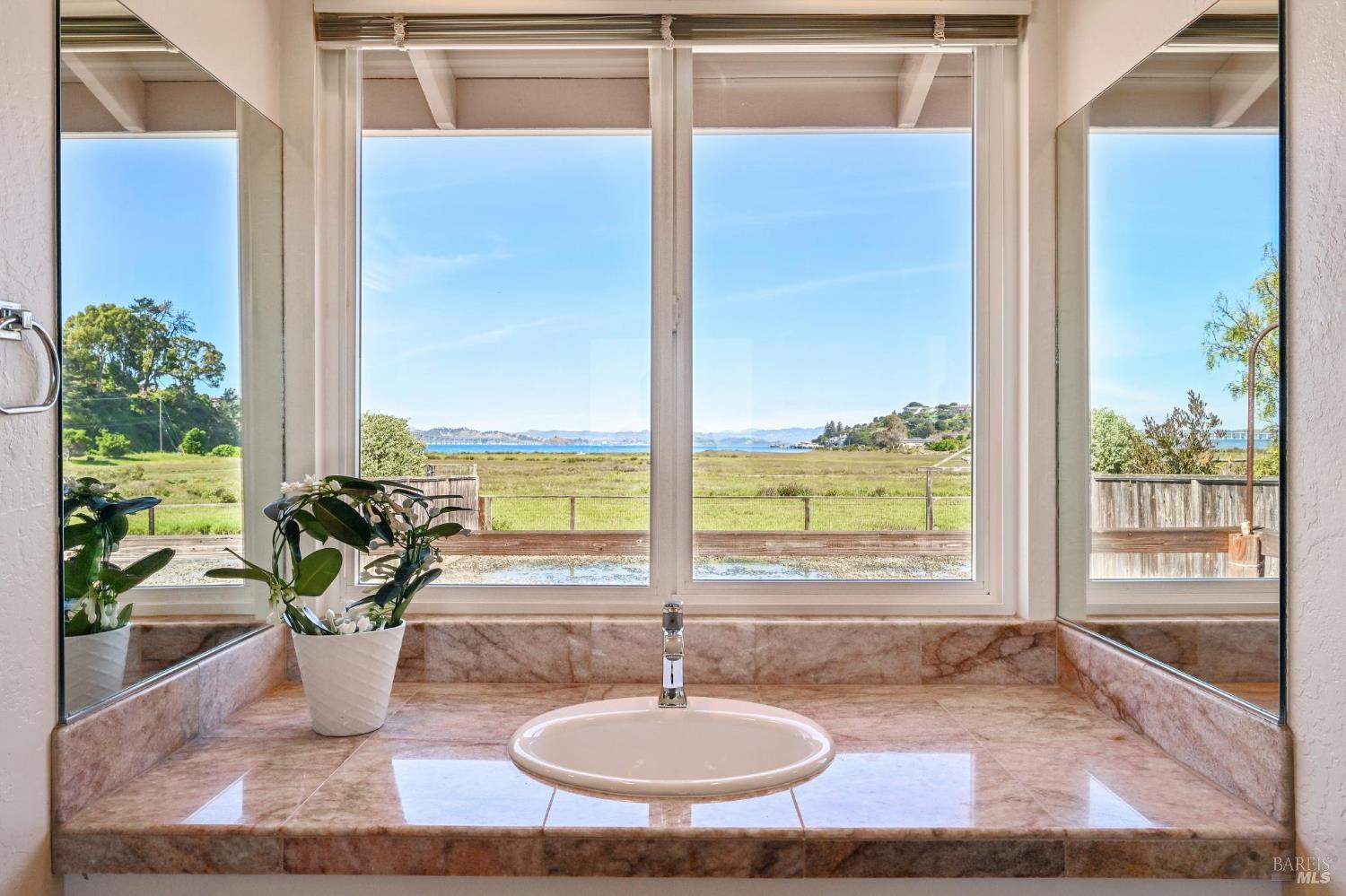 Detail Gallery Image 33 of 65 For 319 Golden Hind Psge, Corte Madera,  CA 94925 - 3 Beds | 2 Baths