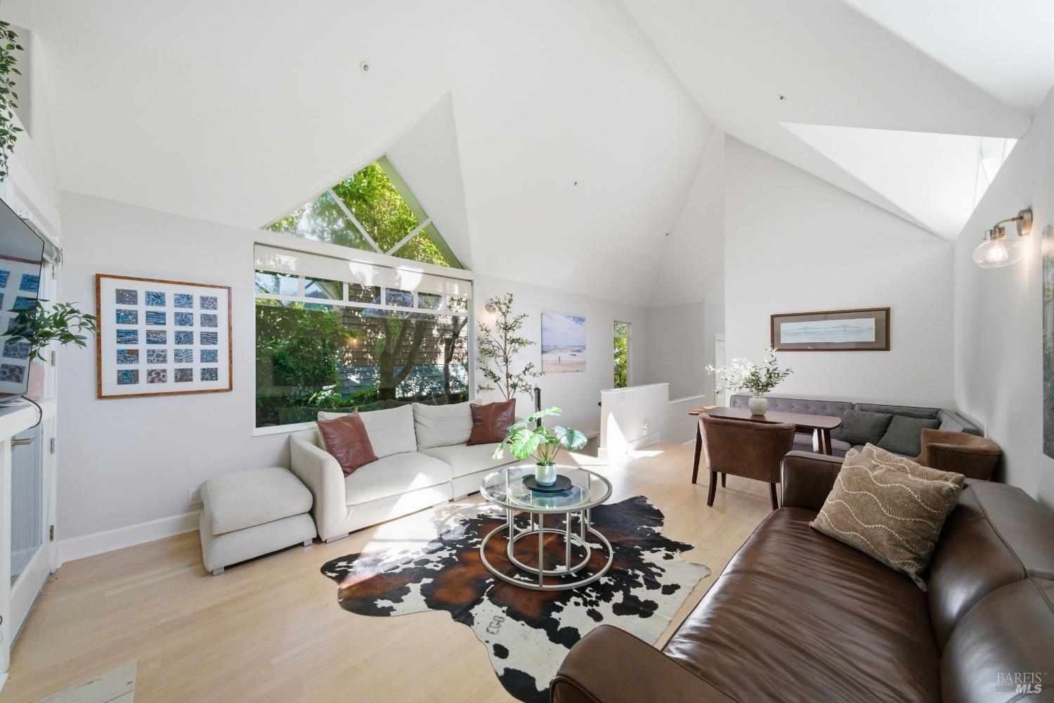 Detail Gallery Image 11 of 50 For 29 Bayview Ave #3,  Mill Valley,  CA 94941 - 2 Beds | 2 Baths