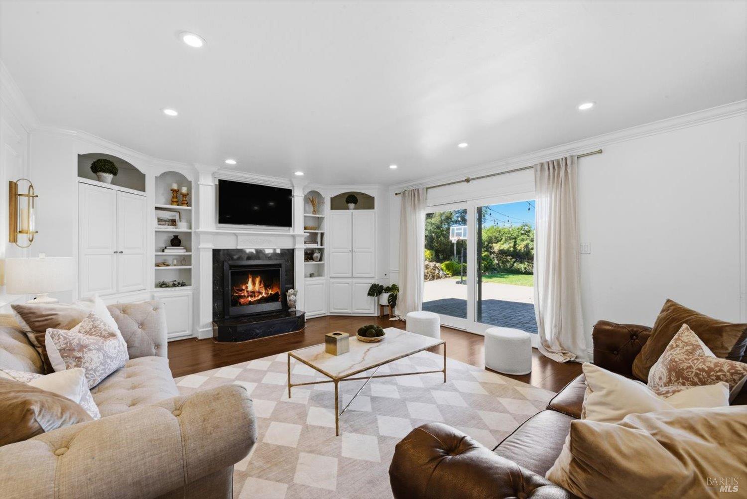 Detail Gallery Image 16 of 99 For 160 Wykoff Dr, Vacaville,  CA 95688 - 6 Beds | 4 Baths