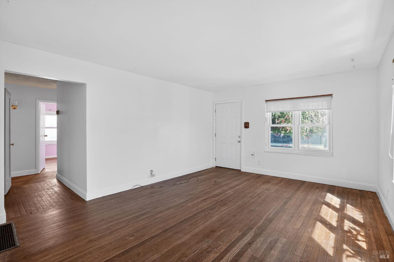 Detail Gallery Image 12 of 30 For 1565 Timothy Dr, San Leandro,  CA 94577 - 4 Beds | 2 Baths