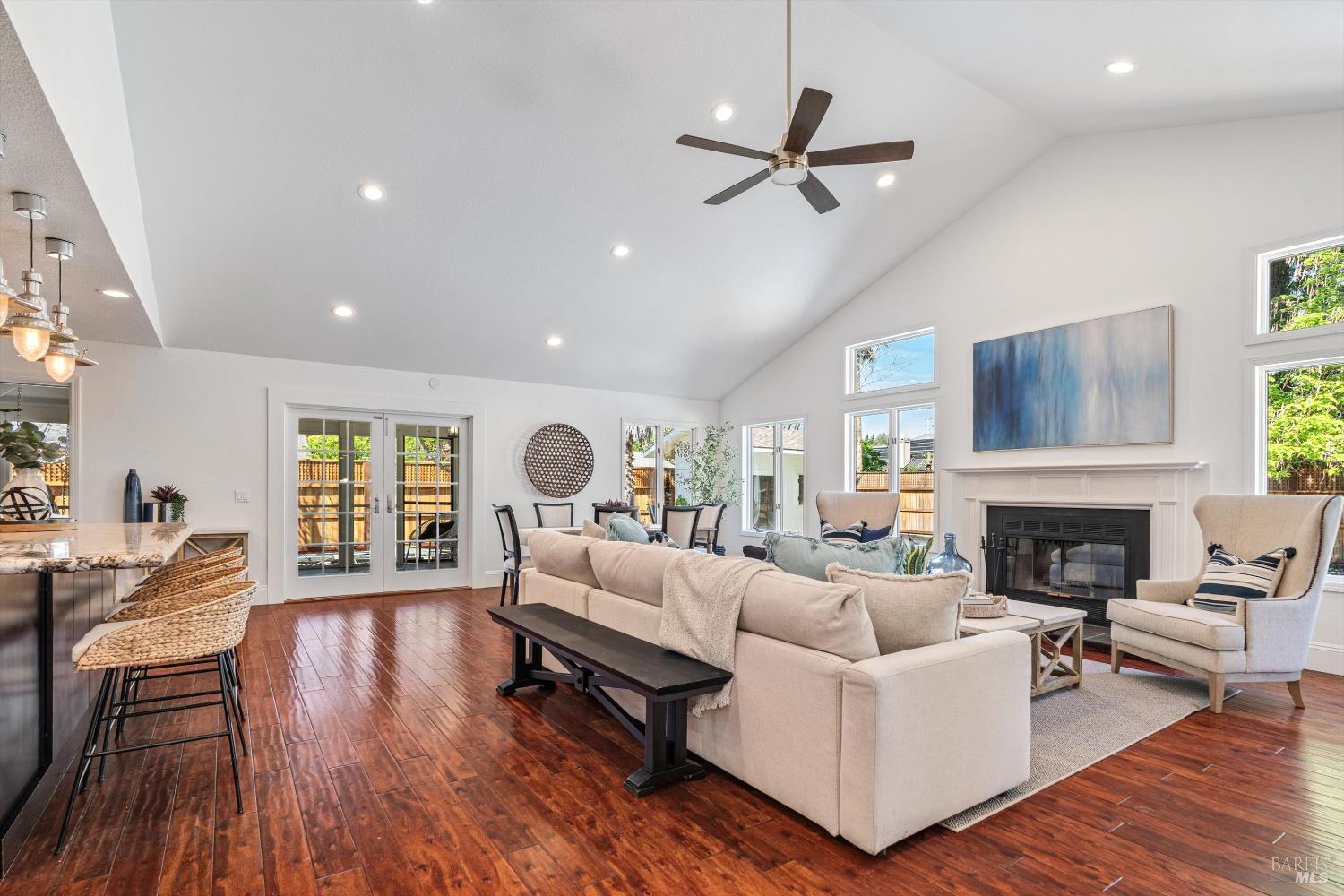 Detail Gallery Image 13 of 56 For 10014 Herb Rd, Windsor,  CA 95492 - 6 Beds | 3 Baths