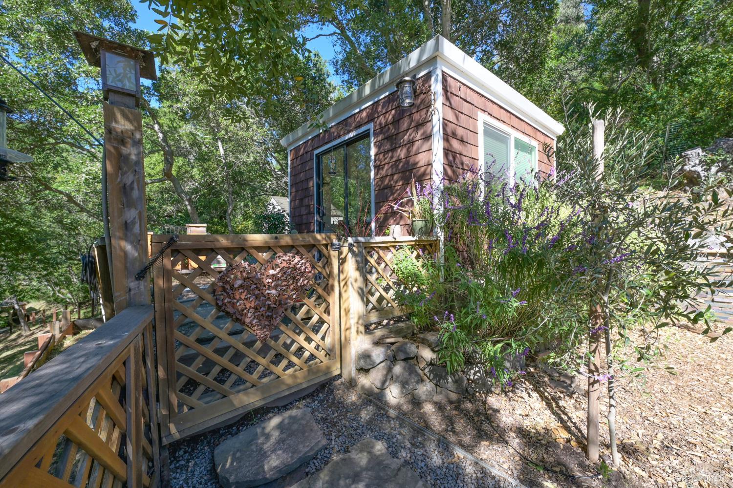 Detail Gallery Image 30 of 46 For 1676 Indian Valley Rd, Novato,  CA 94947 - 3 Beds | 4/1 Baths