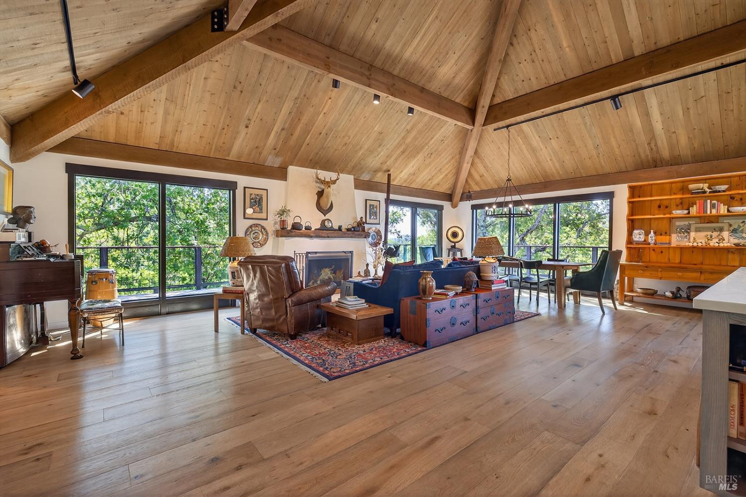 Detail Gallery Image 16 of 71 For 3662 Lovall Valley Rd, Sonoma,  CA 95476 - 3 Beds | 2 Baths