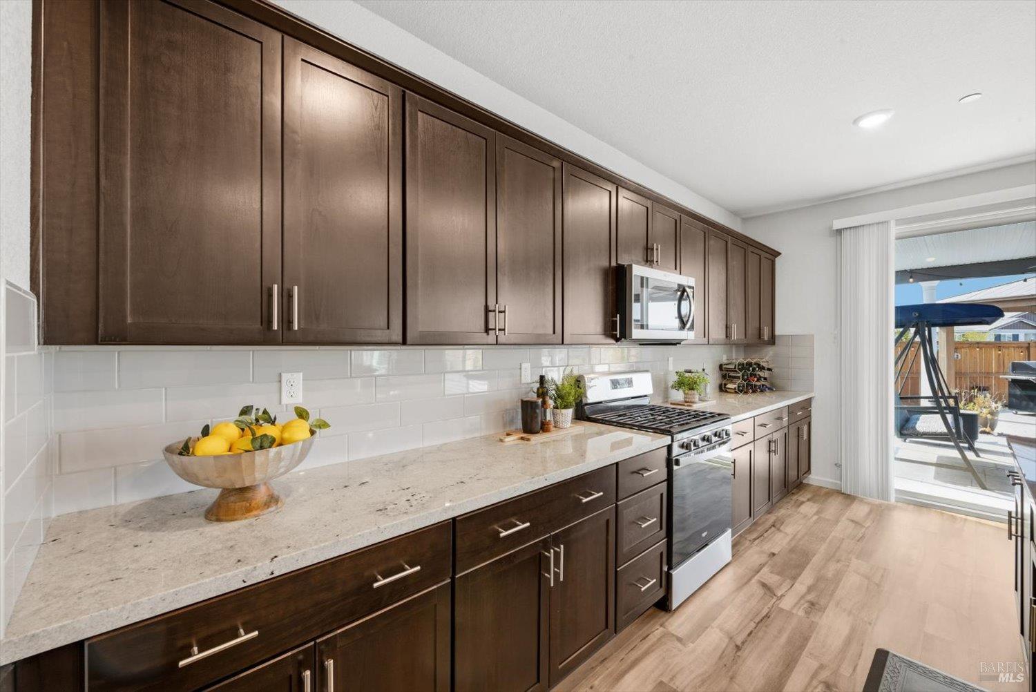 Detail Gallery Image 15 of 81 For 1685 Blossom Way, Dixon,  CA 95620 - 4 Beds | 3 Baths