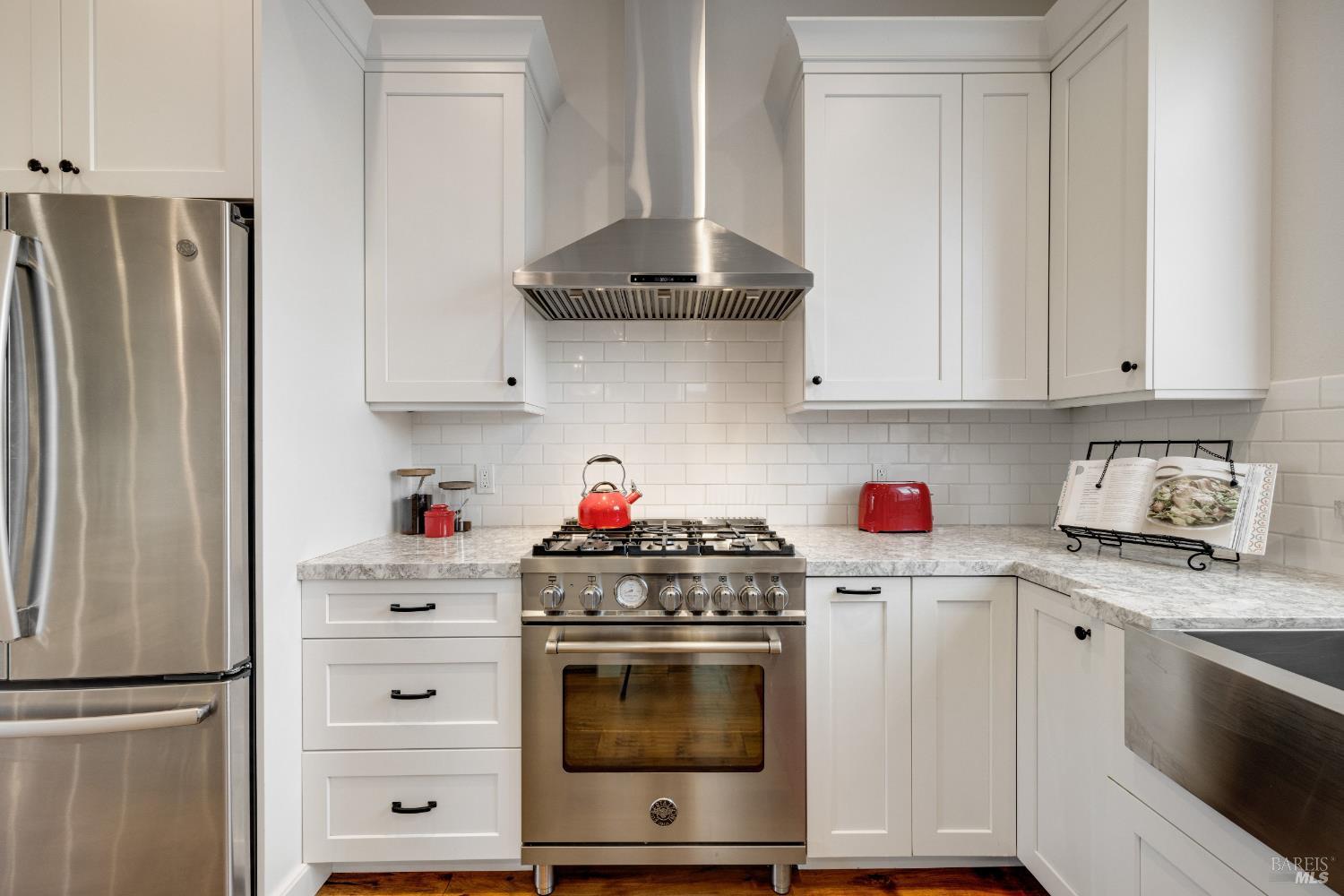 Detail Gallery Image 18 of 44 For 1935 San Marcos Dr, Santa Rosa,  CA 95403 - 3 Beds | 2 Baths